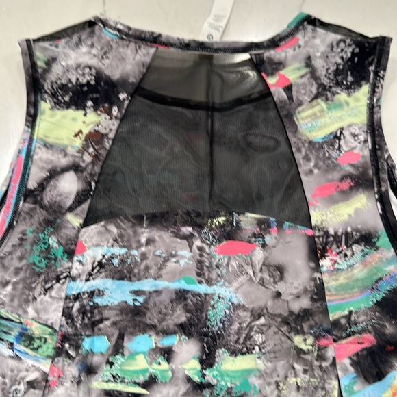 Lululemon Cropped Top NWOT - Picture 6 of 8